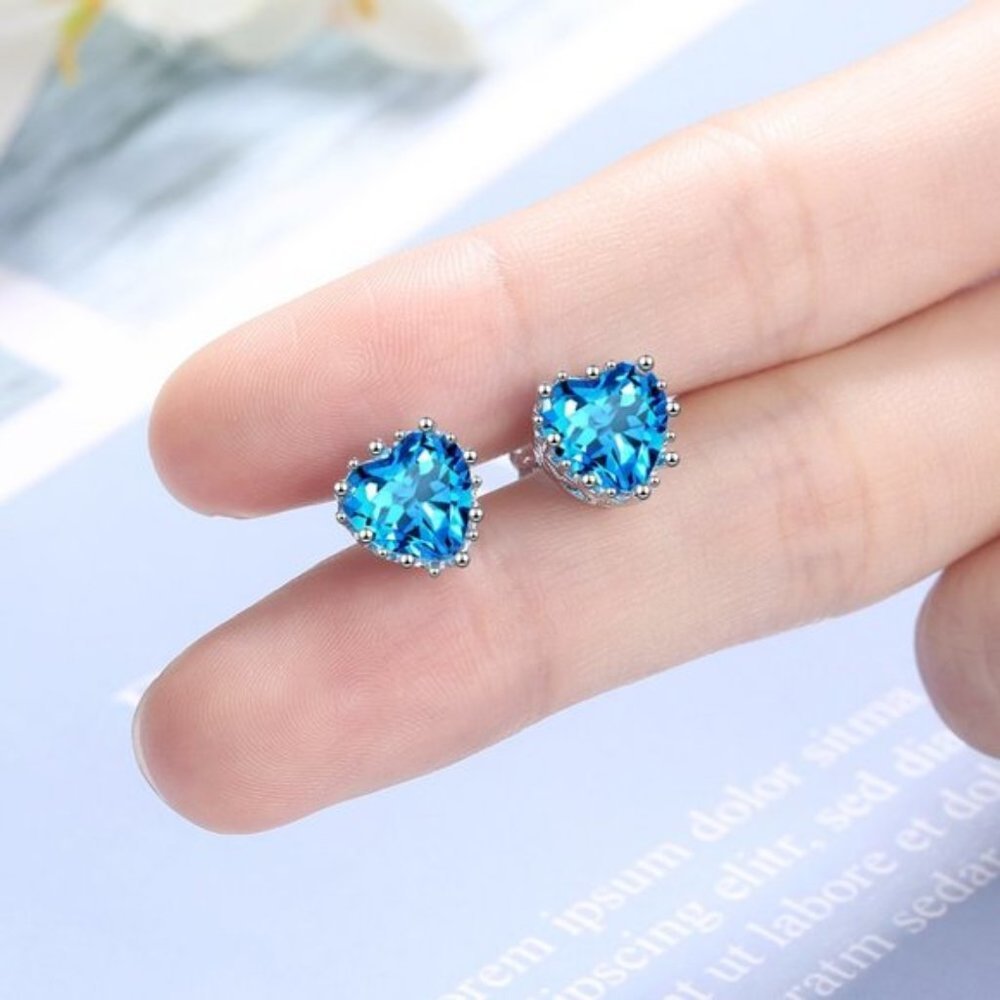 NEW Silver Simple Blue Heart Earrings - Picture 3 of 5